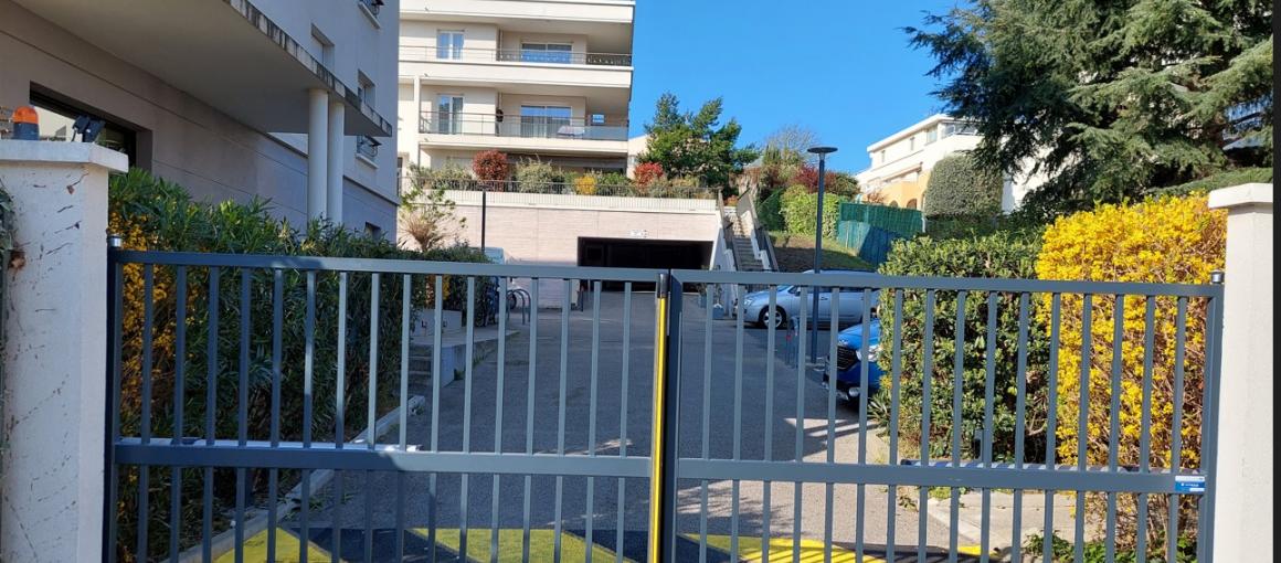 Remplacement de porte de garage VILLA FLORA